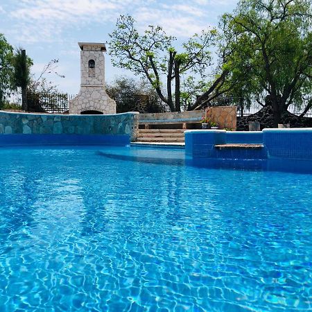 Club Vergel Resort Bernal Esterno foto